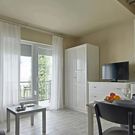 Apartament 101 *