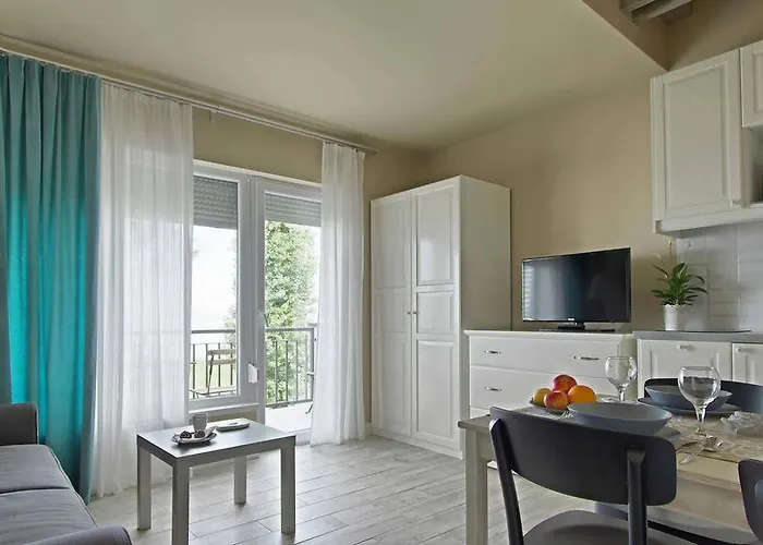 Apartment 101 *